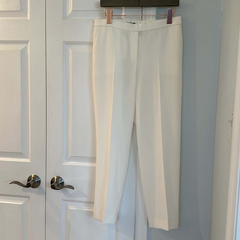 NWOT Theory White Ankle Pull On Pants in Size 8